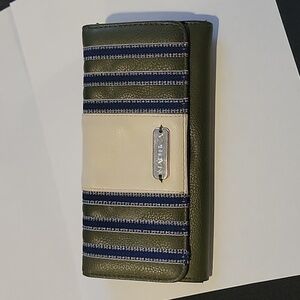 Nautica RFID Wallet with Pull out ID Clutch NWT